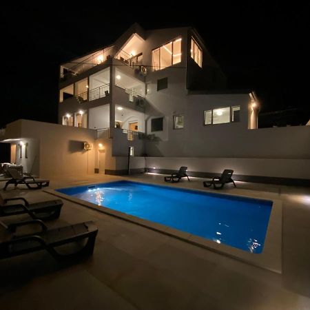 Villa Ana Preko Exteriör bild