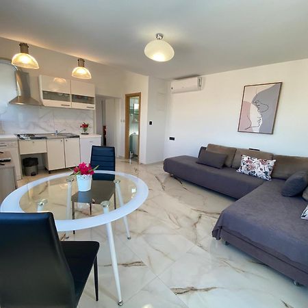 Villa Ana Preko Exteriör bild