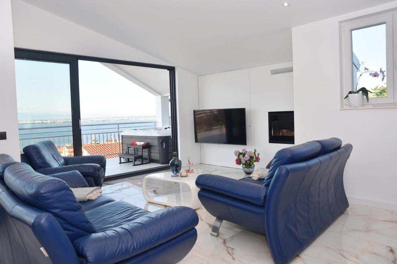Villa Ana Preko Exteriör bild