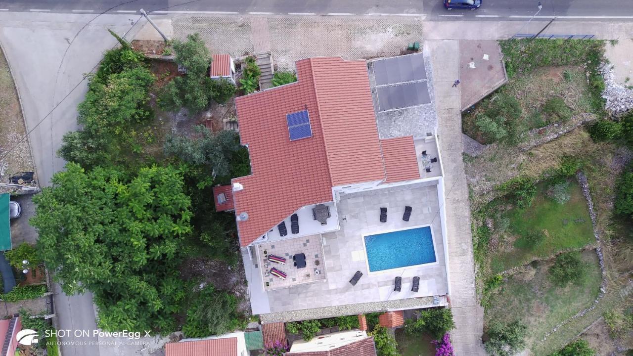Villa Ana Preko Exteriör bild
