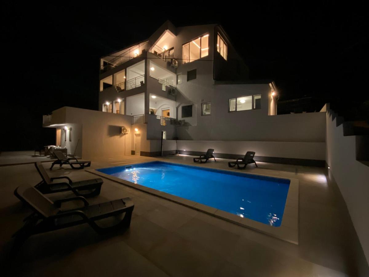 Villa Ana Preko Exteriör bild