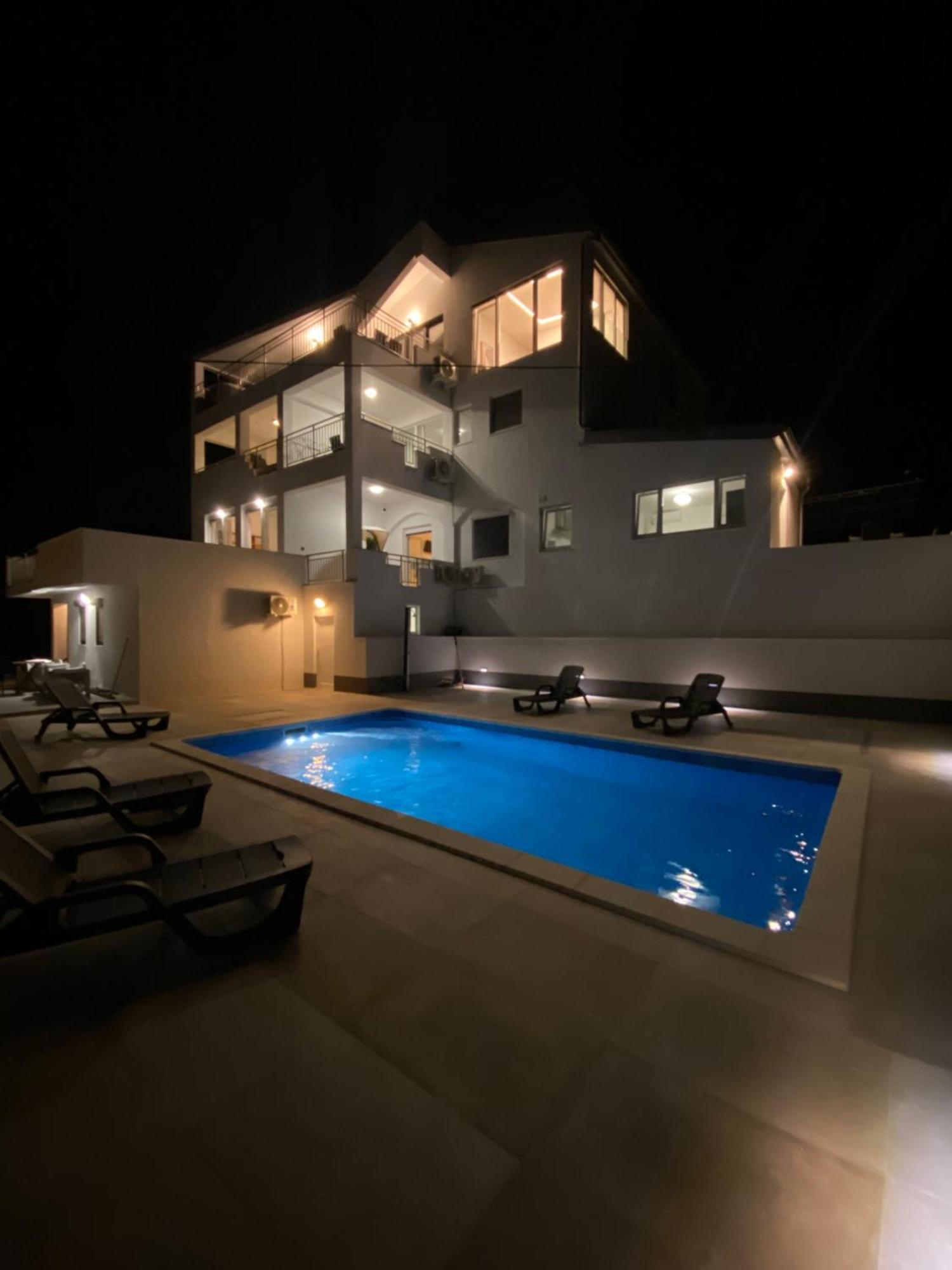 Villa Ana Preko Exteriör bild